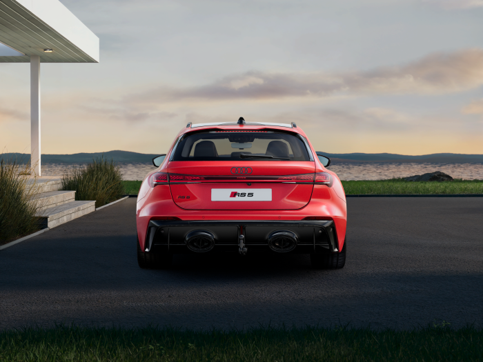 Audi RS 5 Avant e-hybrid quattro 470 kW na operativní leasing