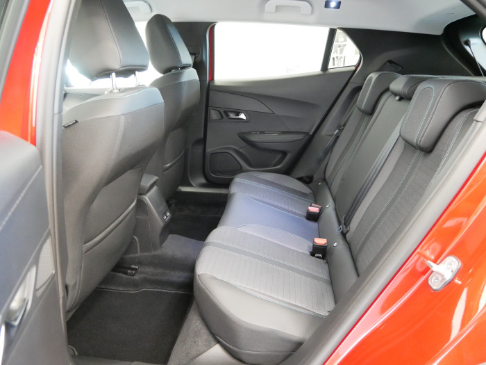 Peugeot 2008 1.2 PureTech 96 kW Allure Pack na operativní leasing