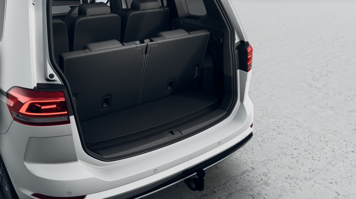 Volkswagen Touran Highline 2,0 TDI 110 kW EVO 7DSG na operativní leasing