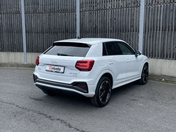 Audi Q2 S line 1.5 TFSI 110 kW Benzín Automatická převodovka na operativní leasing