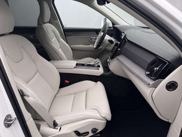 Volvo XC90 T8 AWD RECHARGE BRIGHT PLUS 7m na operativní leasing