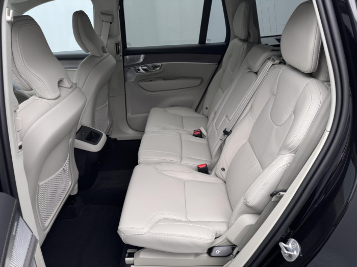 Volvo XC90 B5 AWD AUT DARK PLUS 7míst na operativní leasing