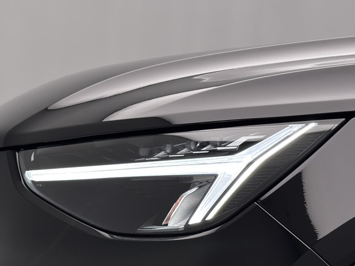Volvo XC40 B3 AUT ESSENTIAL na operativní leasing