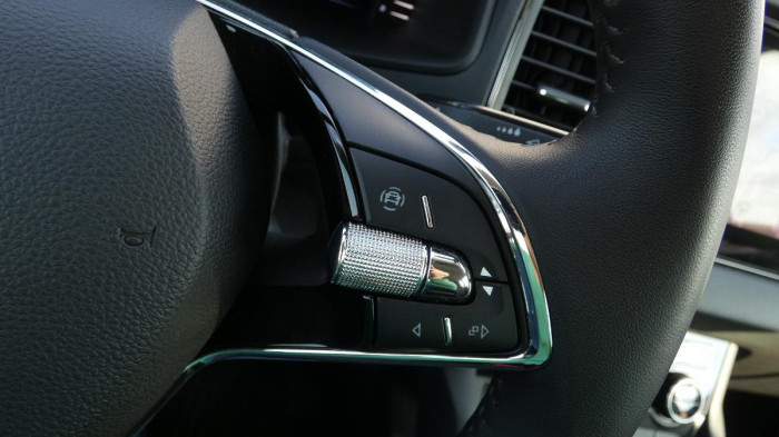 Škoda Karoq 1,5 TSI Style na operativní leasing