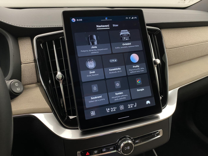 Volvo XC90 T8 AWD Plug-in BRIGHT PLUS 7m na operativní leasing