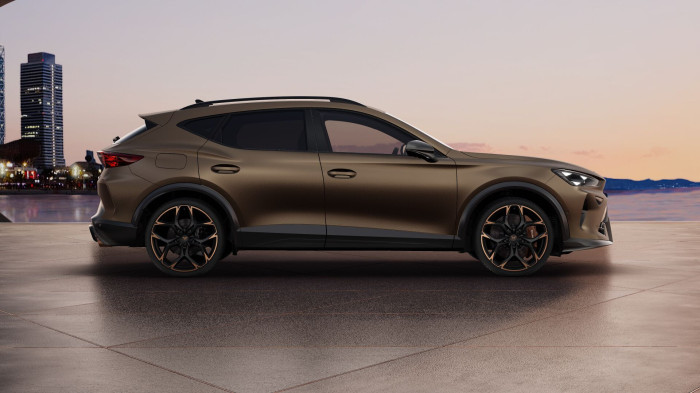 Cupra Formentor VZ5 2.5 TSI 390k DSG 4WD na operativní leasing