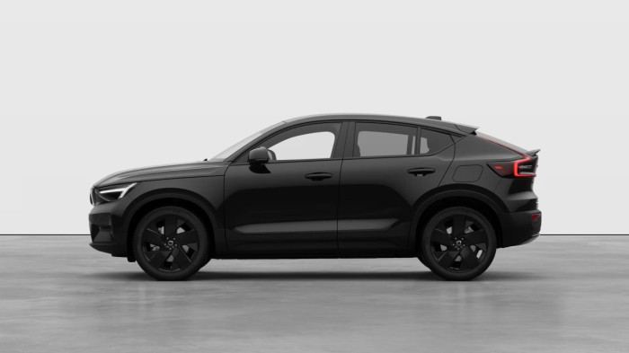 Volvo EC40 PURE ELECTRIC BLACK EDITION Edition na operativní leasing