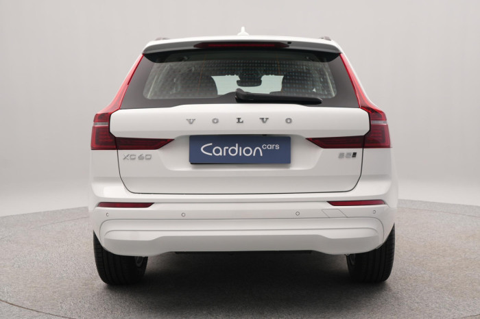Volvo XC60 B5 AWD AUT CORE na operativní leasing