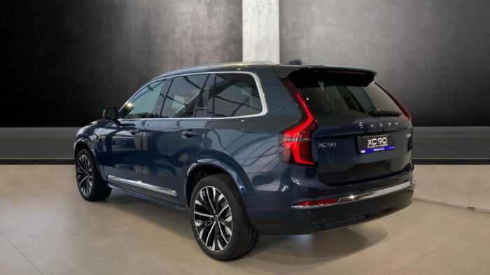 Volvo XC90 PLUS BRIGHT, T8 AWD, 184+115 kW / 250+156 HP na operativní leasing