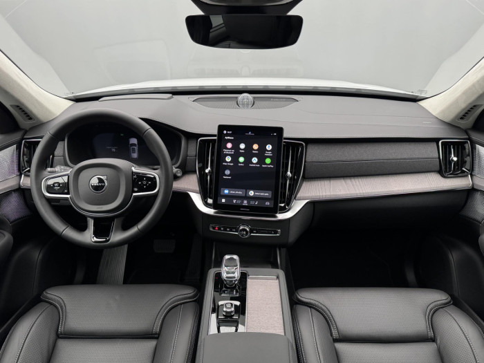 Volvo XC90 B5 AWD AUT DARK ULTRA 7-míst na operativní leasing