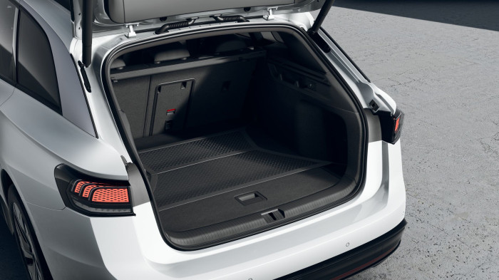 Volkswagen ID.7 Tourer Pro People 210 kW, 77 kWh na operativní leasing