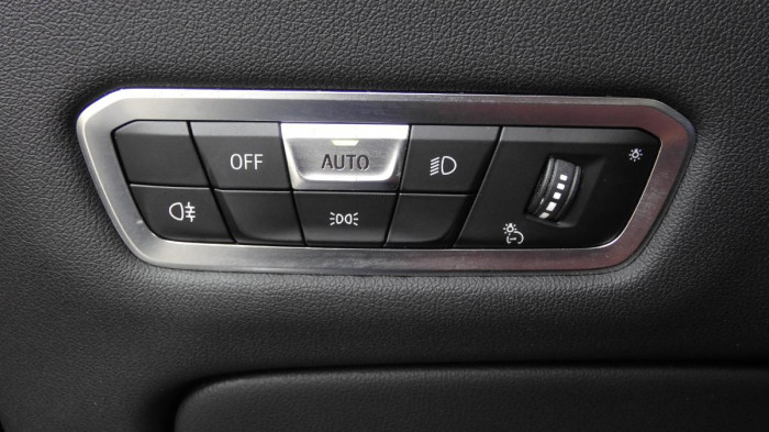 Lexus NX 350h 2.5 E-CVT Comfort Top na operativní leasing