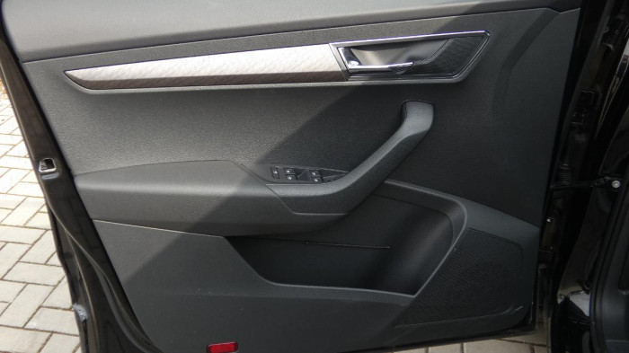 Škoda Karoq 1,5 TSI DSG Style na operativní leasing