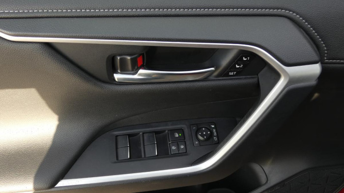 Toyota RAV4 2.5 Hybrid Executive 4WD e-CVT na operativní leasing