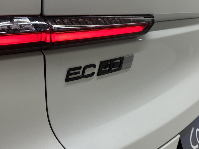 Volvo EC40 BLACK EDITION SINGLE EXT ULTRA Edition na operativní leasing