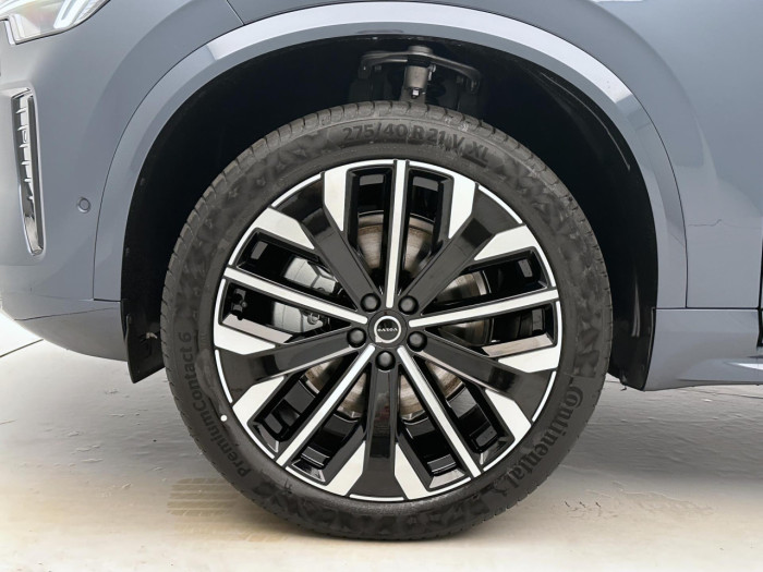 Volvo XC90 B5 AWD AUT DARK PLUS 7míst na operativní leasing