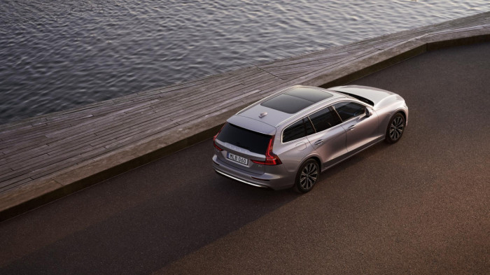Volvo V60 B4 AUT BRIGHT PLUS na operativní leasing