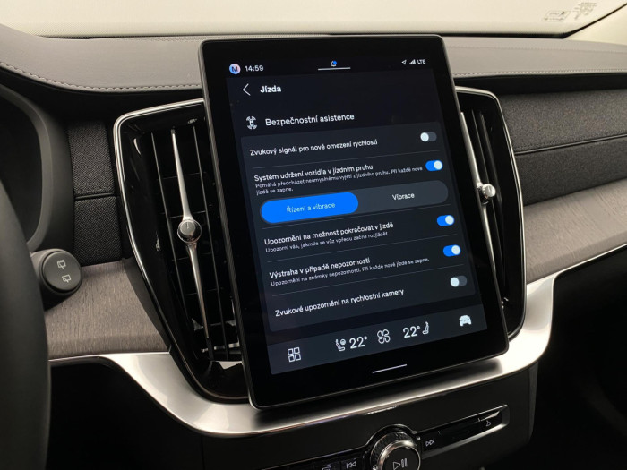 Volvo XC90 T8 AWD Plug-in BRIGHT PLUS 7m na operativní leasing