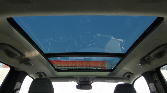 Volvo XC90 B5 AWD Ultimate Bright 7 míst na operativní leasing