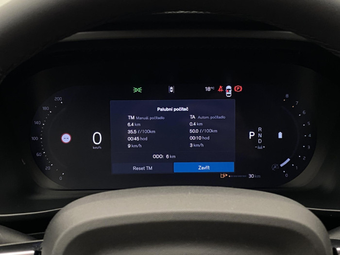 Volvo XC40 B4 AUT DARK PLUS na operativní leasing