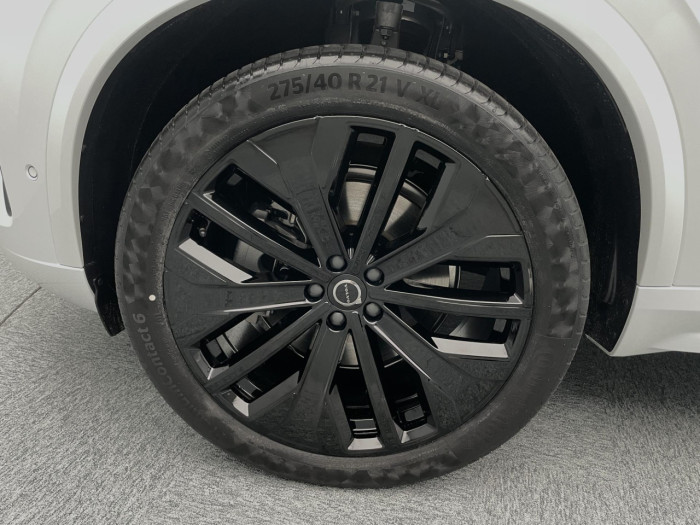 Volvo XC90 B5 AWD AUT BLACK EDITION PLUS na operativní leasing