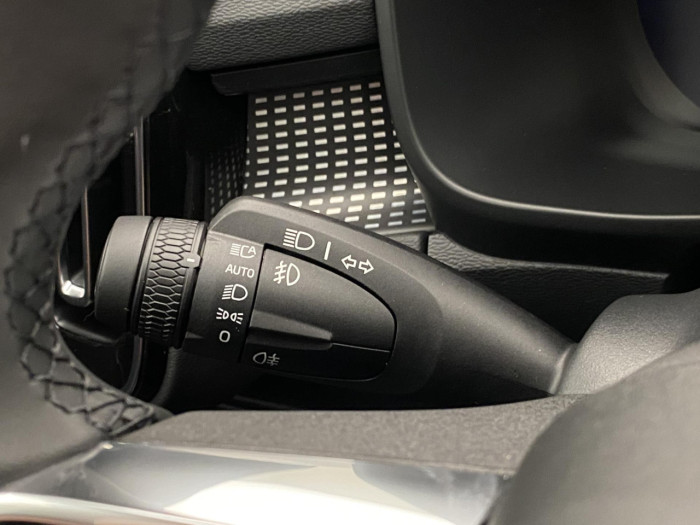 Volvo EX40 TWIN MOTOR AWD ULTRA na operativní leasing