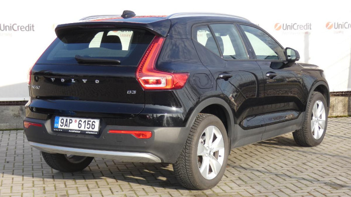 Volvo XC40 B3 mHEV Core aut. na operativní leasing