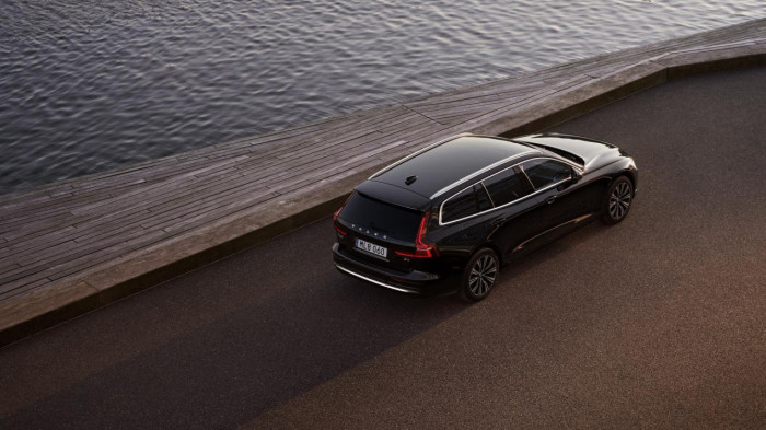 Volvo V60 B4 AUT BRIGHT PLUS na operativní leasing