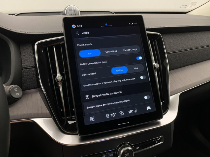 Volvo XC90 T8 AWD Plug-in DARK ULTRA na operativní leasing