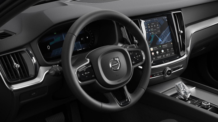 Volvo V60 B4 AUT DARK PLUS na operativní leasing
