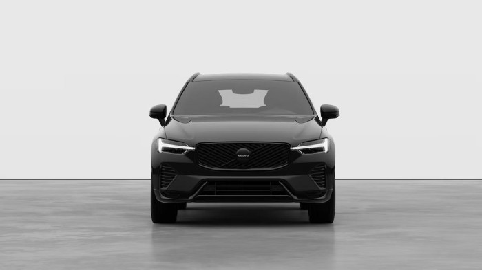 Volvo XC60 B5 AWD AUT PLUS BLACK EDITION na operativní leasing