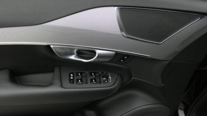 Volvo XC90 B5 AWD Core 7 míst na operativní leasing