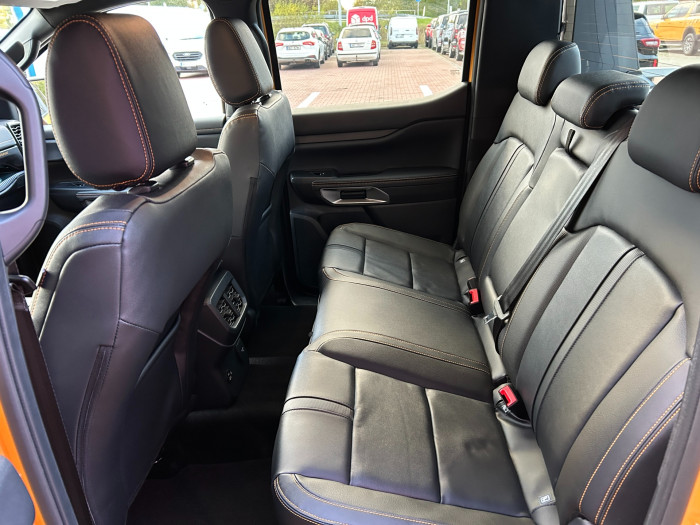 Ford WILDTRAK 2.3 Hybrid PHEV 205kW na operativní leasing