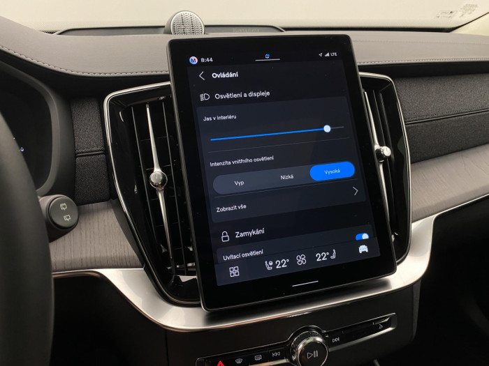 Volvo XC90 T8 AWD Plug-in BRIGHT ULTRA na operativní leasing