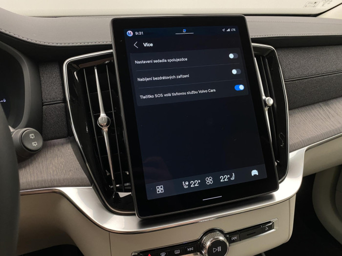 Volvo XC90 T8 AWD Plug-in BRIGHT PLUS 7m na operativní leasing