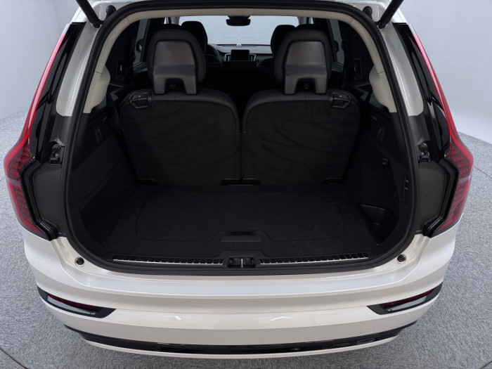 Volvo XC90 T8 AWD Plug-in ULTRA DARK 7m na operativní leasing