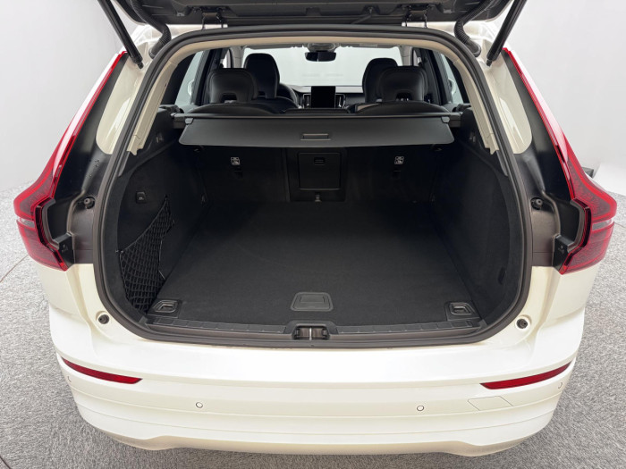 Volvo XC60 B5 AWD AUT CORE na operativní leasing