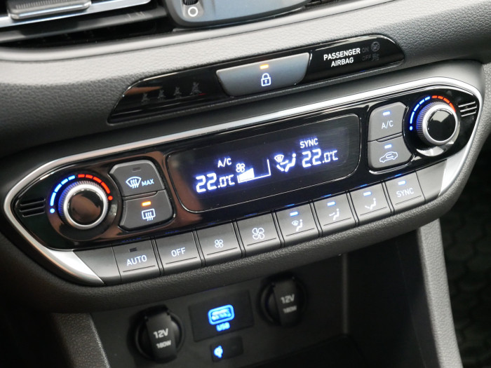 Hyundai i30 1.0 T-GDi 88 kW Smart na operativní leasing