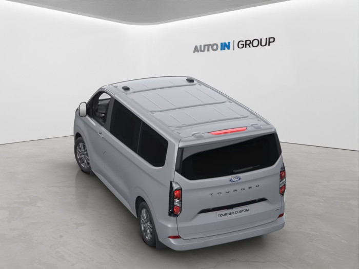 Ford Tourneo Custom 2,0 EcoBlue L2 TITANIUM na operativní leasing