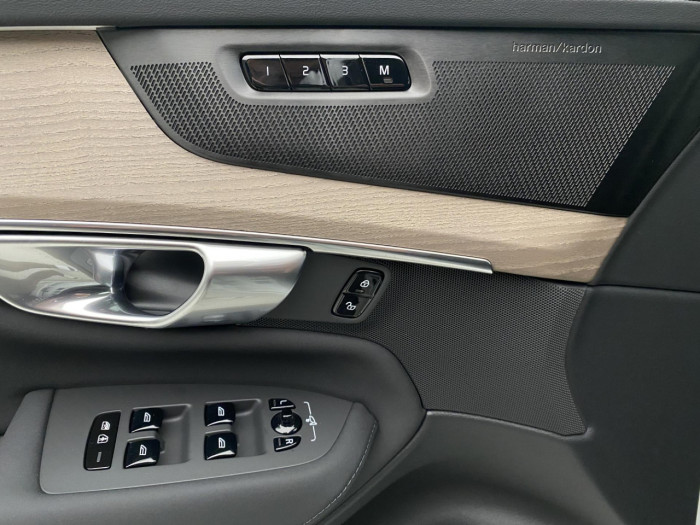 Volvo XC90 B5 AWD AUT BRIGHT PLUS 7míst na operativní leasing