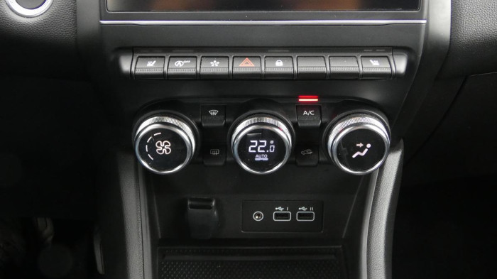 Renault Captur 1,3 TCe 140 Techno EDC na operativní leasing