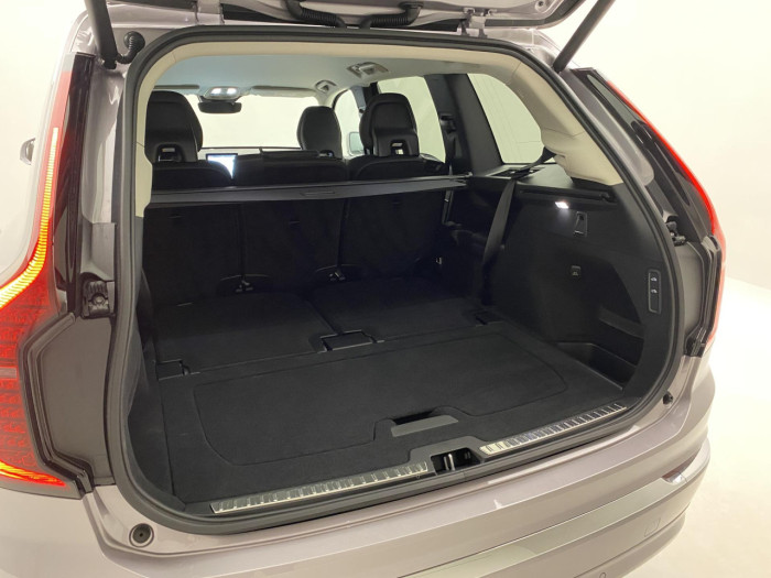 Volvo XC90 B5 AWD AUT BRIGHT PLUS na operativní leasing