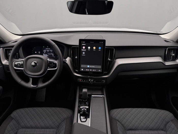 Volvo XC60 B5 AWD AUT CORE na operativní leasing