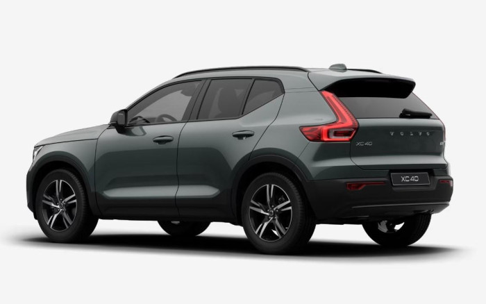 Volvo XC40 B3 AUT DARK PLUS na operativní leasing