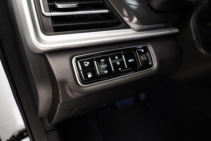 Dongfeng Fengon 2.0 T-GDI 162 kW AWD na operativní leasing
