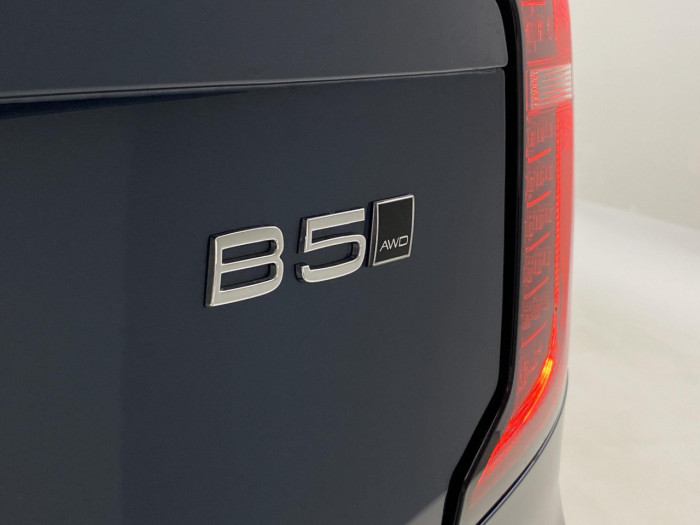 Volvo XC90 B5 AWD AUT DARK PLUS 7míst na operativní leasing