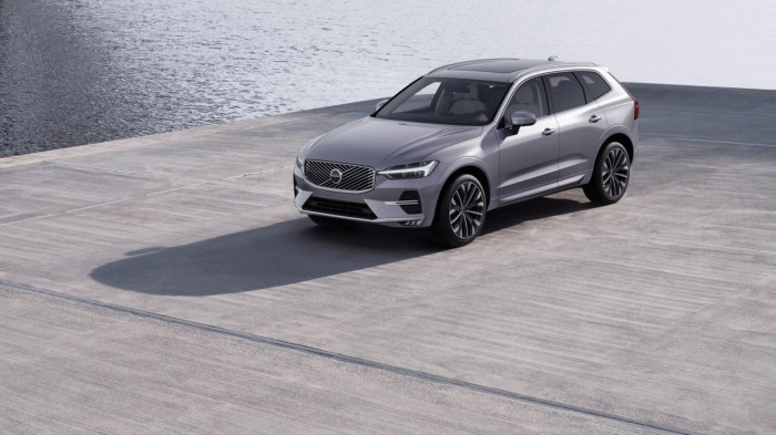 Volvo XC60 B5 AWD AUT BRIGHT ULTRA na operativní leasing