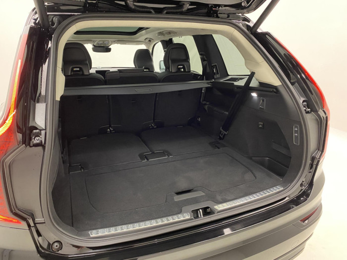 Volvo XC90 T8 AWD Plug-in DARK ULTRA na operativní leasing