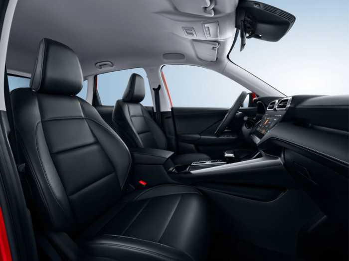 MG ZS Exclusive HYBRID+ 1.5i HEV 143 kW Benzín Automatická převodovka na operativní leasing