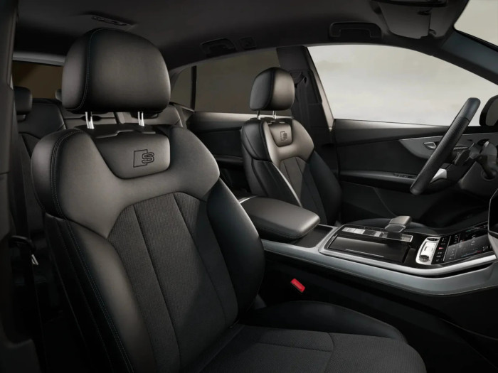 Audi Q8 S line 3.0 TDI 210 kW Nafta 4x4 Automatická převodovka na operativní leasing